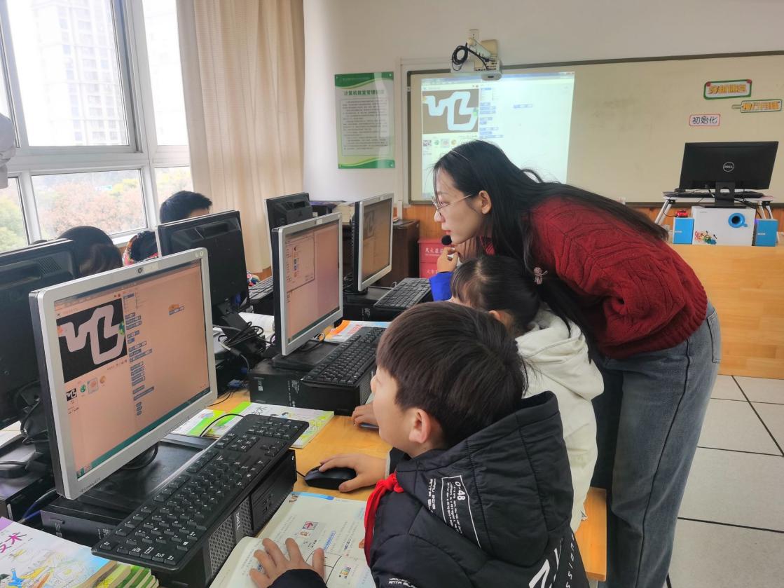 教研聚合力，踔厉再启航——信息组第三次备课活动_html_m475257ab.jpg