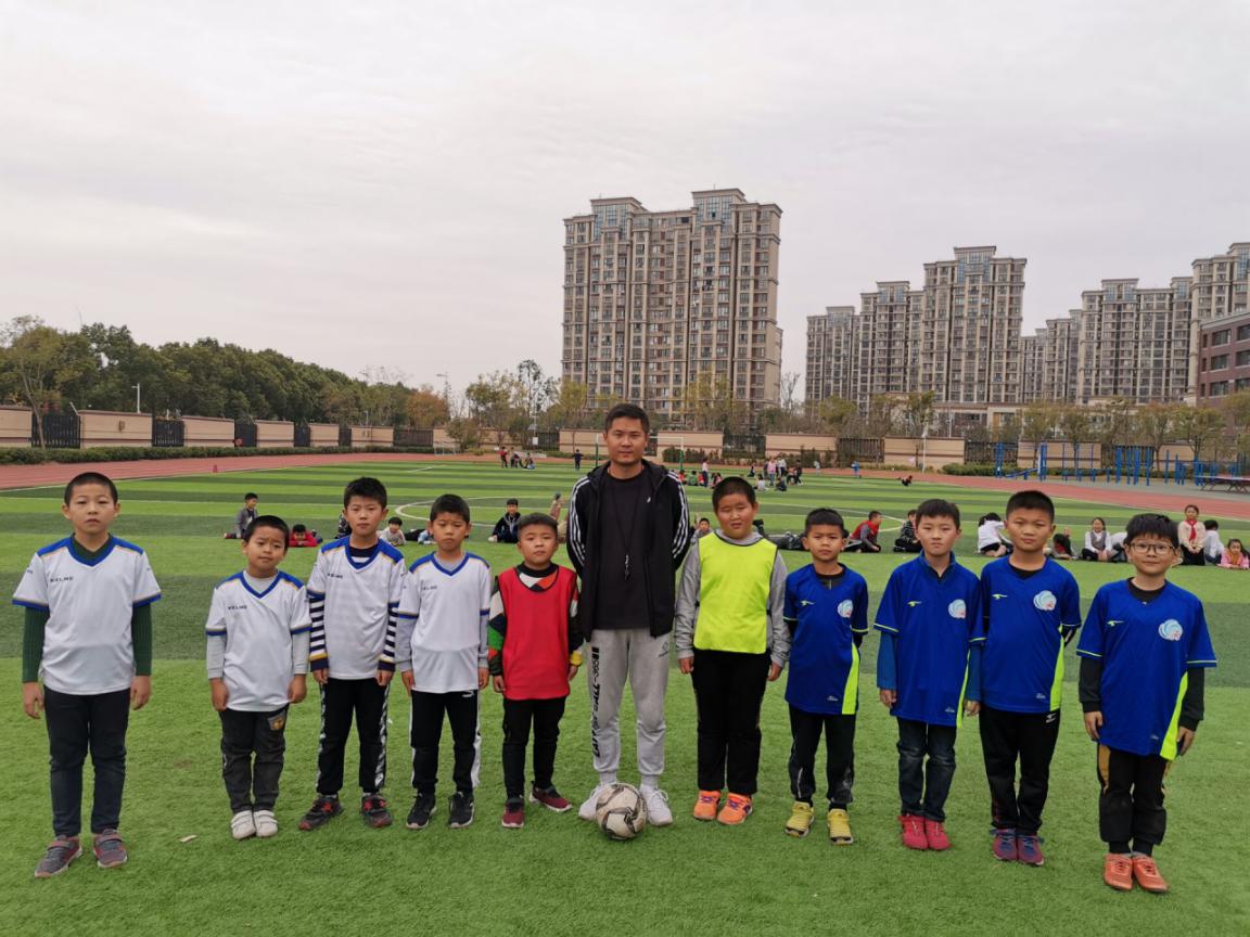 新建 DOCX 文档_html_4c033a28.jpg