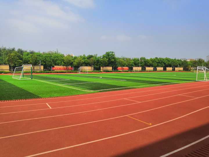 场地器材_html_m12796bf2.jpg