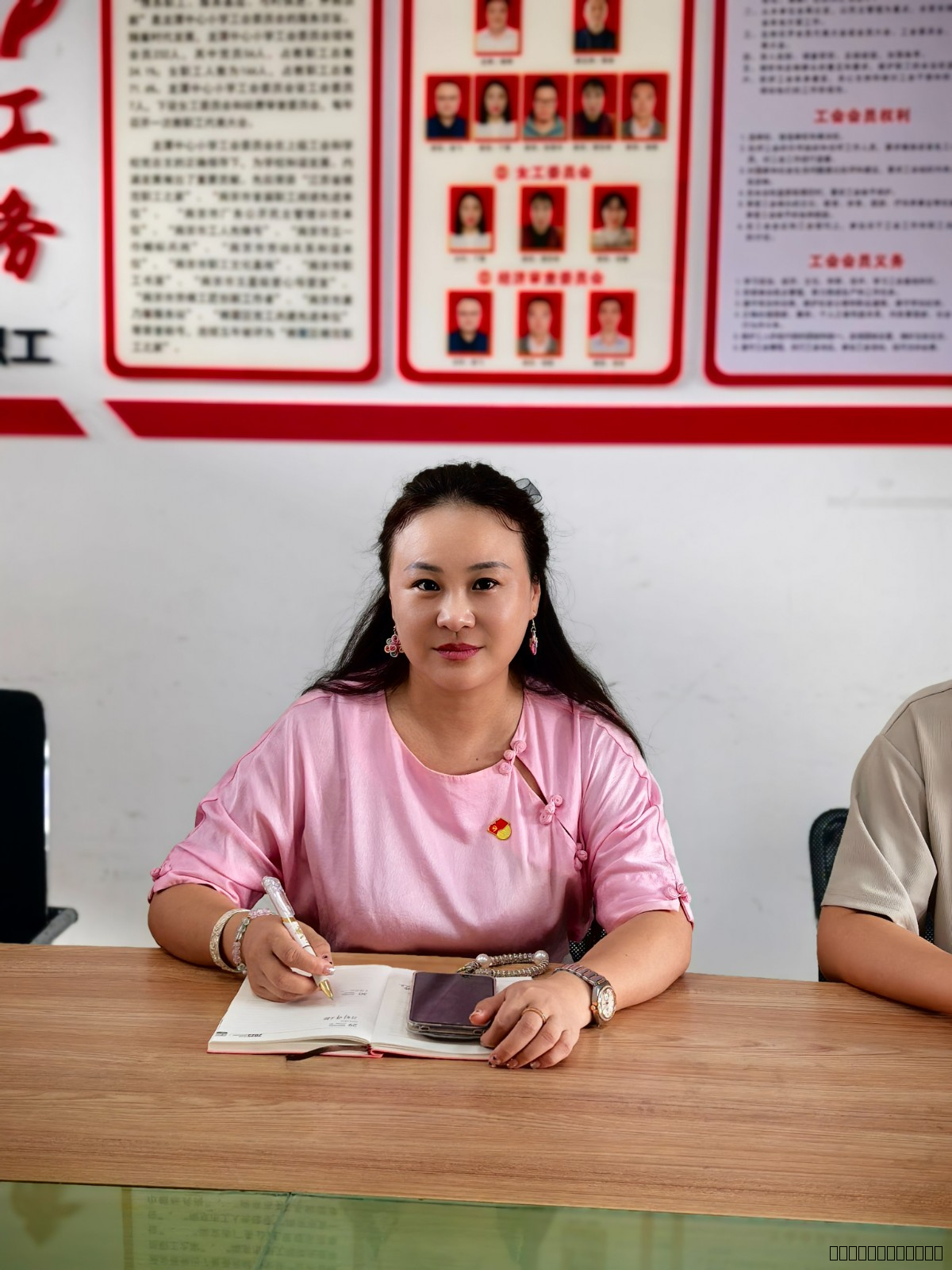 书记上党课.jpg 书记上党课.jpg