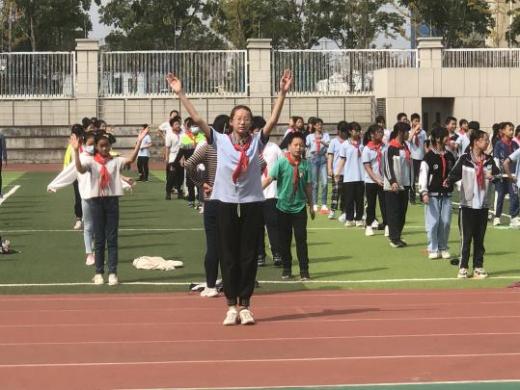 220930双向奔赴 科学衔接——栖霞幼儿园大班教师观摩小学活动_html_78ab61c3.jpg