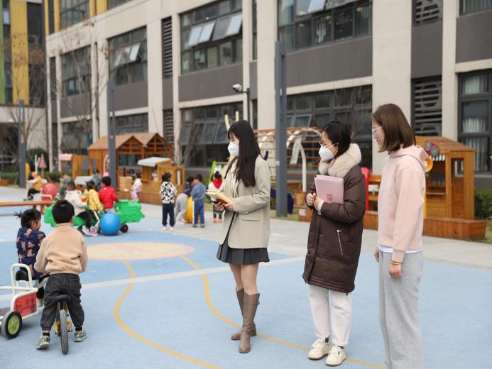 【枫香栖幼】迎检查 促成长 ——栖霞幼儿园翡翠天悦园二月教育教学巡查