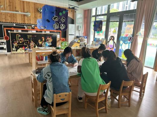 【枫香栖幼】审议始于思 课程施于行  ——栖霞幼儿园翡翠天域园小班年级组课程审议活动