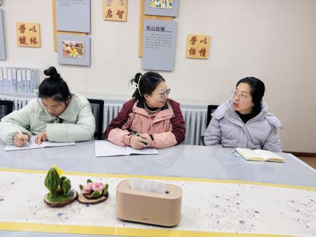 241219聚焦课程审议 推动主题开展——栖霞幼儿园翡翠天悦园中班年级组课程审议活动_html_m71ffdd8b.jpg