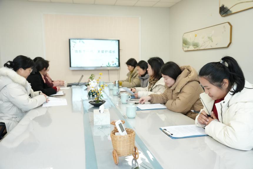250110情系下一代  关爱护成长——栖霞幼儿园一月师德师风志愿者活动暨关工委活动_html_m43f47162.jpg