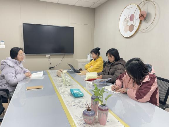 240220课程审议促成长 为予学期新篇章 栖霞幼儿园翡翠天悦园大班年级组课程审议活动 一_html_m47b4e27a.jpg