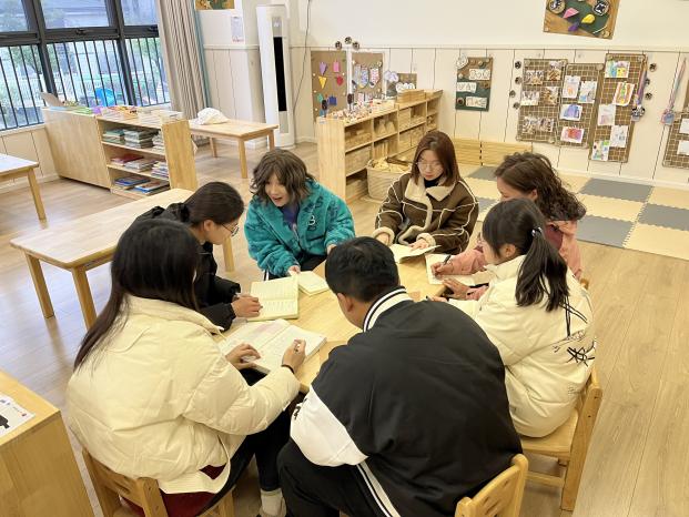 240220学期新气象  审议促发展——栖霞幼儿园翡翠天悦园中班年级组课程审议活动（一）_html_4eab8e69.jpg