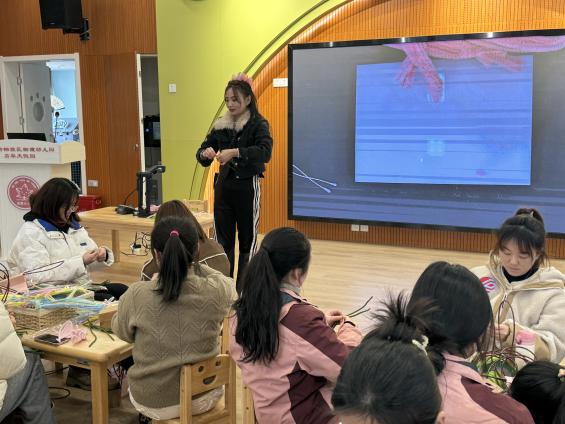 20240308心有繁花 一路芳华——栖霞幼儿园翡翠天悦园三八妇女节师德主题活动暨校家社活动docx_html_6f46c61f.jpg