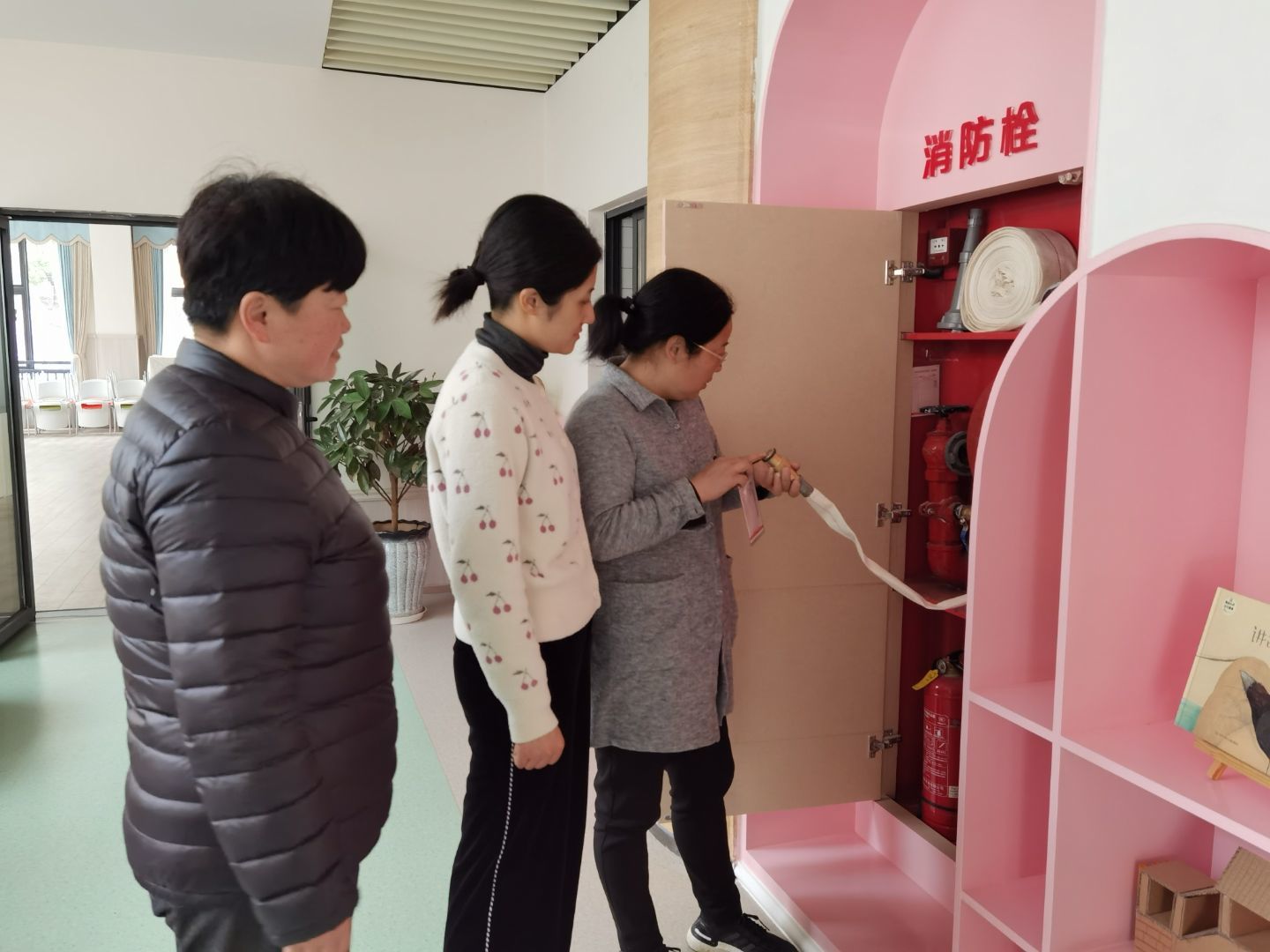 【枫香栖幼】（安全第一）排安全隐患  保校园安全 ——栖霞幼儿园清明节前安全大检查