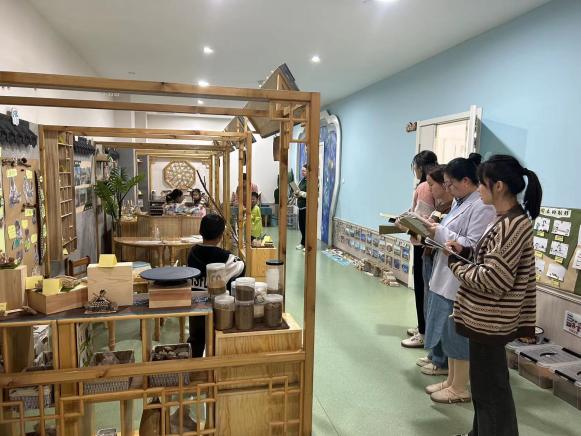 【枫香栖幼】观摩研讨 “桥”见美好  ——记栖霞幼儿园石埠湾园园本教研活动（二）