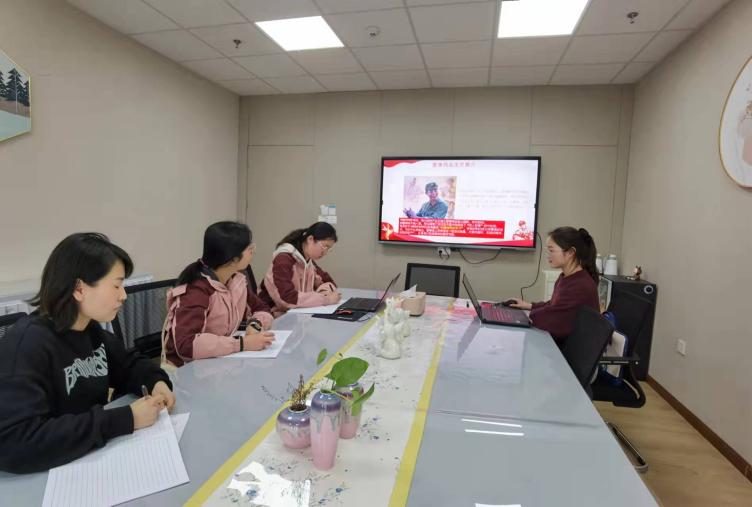 【枫香栖幼】三月春风暖人心 雷锋精神永传承  ——栖霞幼儿园翡翠天悦园学习雷锋精神师德活动