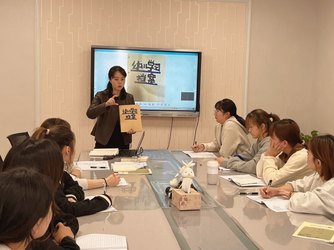 221014关注幼儿发展，让成长有痕有声_html_13bd7896.jpg