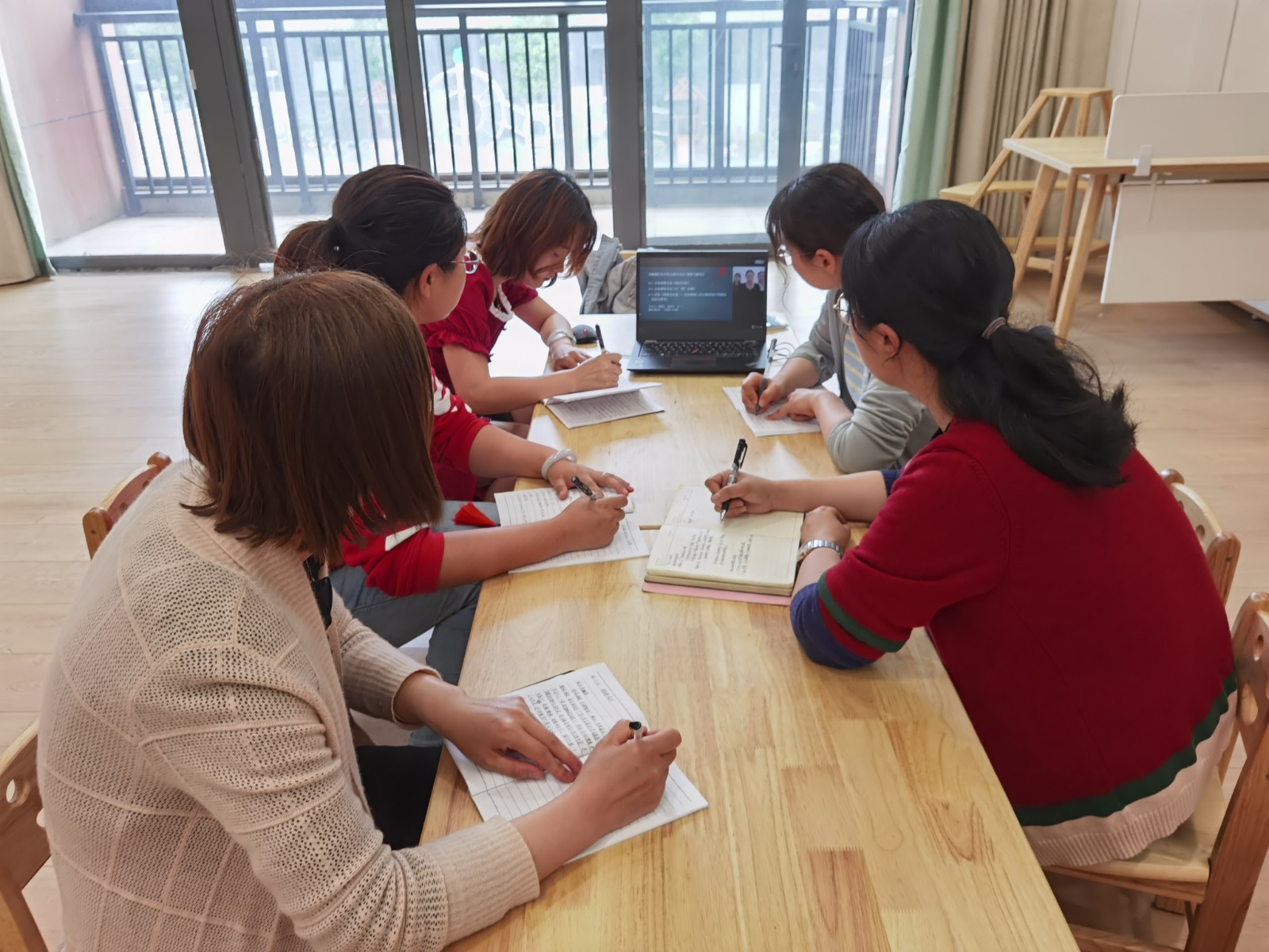 【枫香栖幼】立足观察  解读童心  ——栖幼翡翠天域园参加栖霞区东片线上研训活动/观察与解读