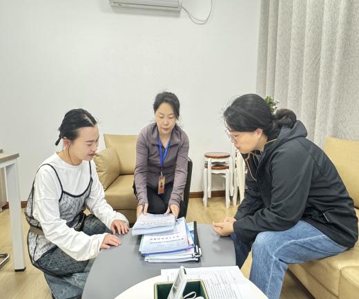 筑牢安全防线  守护幼儿成长_html_3f9628b8.jpg