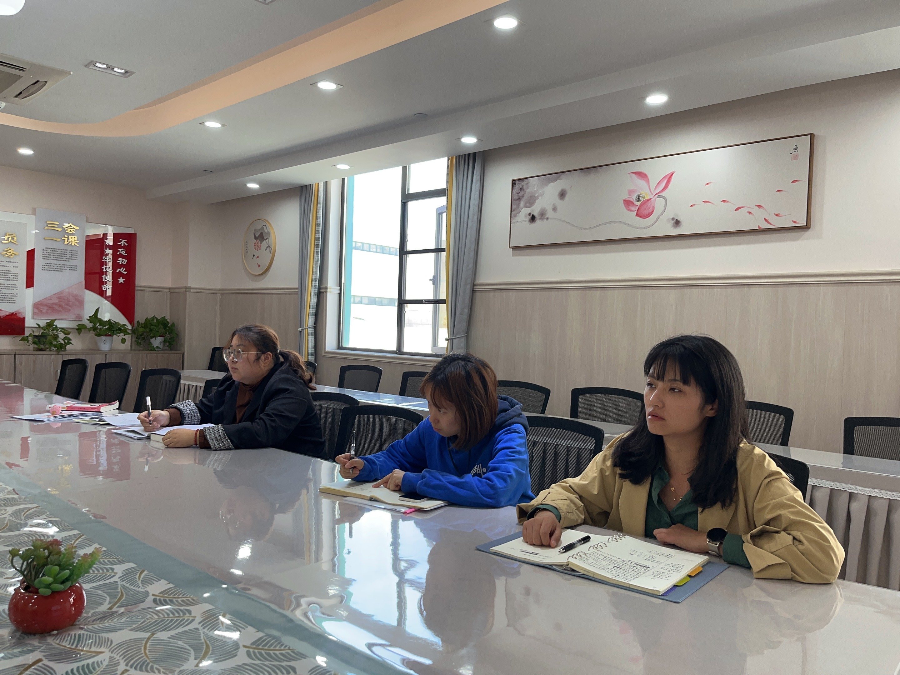 221013探主题 觅成长——记栖霞幼儿园石埠湾园课程中心组会议 徐雅仙_html_m2b6e10c8.jpg