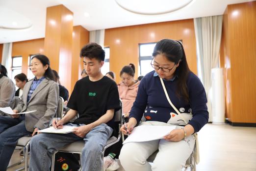 230419心暖花开 赋能启航——栖霞幼儿园心理健康讲座活动_html_dbe5031.jpg