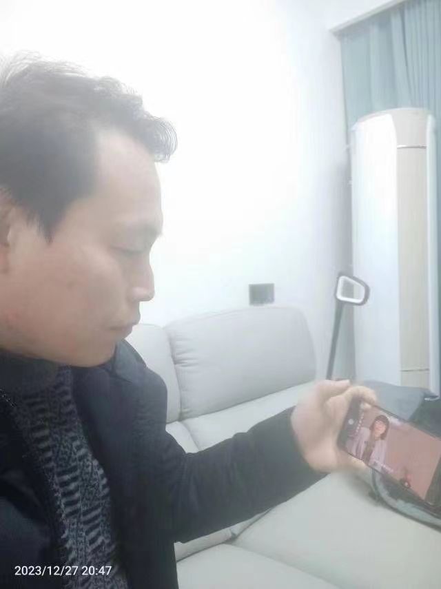 231227用爱教育 依法带娃——栖霞幼儿园石埠湾园家长学校之家庭教育指导_html_28bf5269.jpg