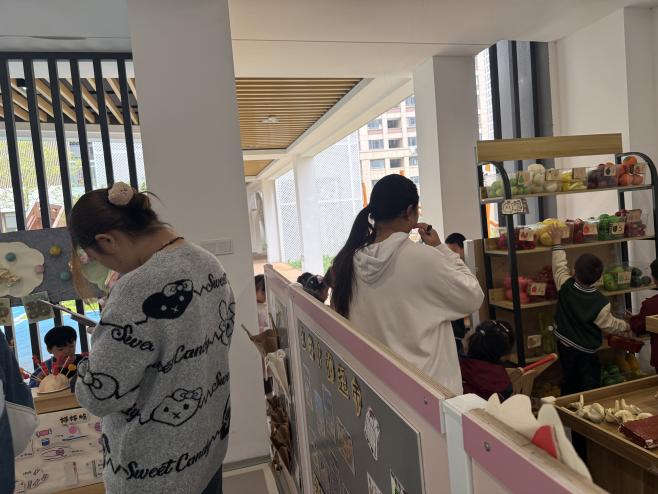 251031立足欢乐小镇 剖析幼儿行为——栖霞幼儿园云栖园观察组活动栖霞幼儿园许白云(1)_html_55fdb8f.jpg