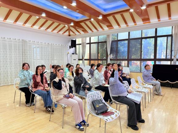 251031换届聚合力 组织启新程——栖霞幼儿园团支部组织委员改选大会暨主题团课_html_m5e7cd519.jpg