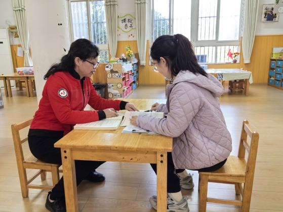 251106同心聚力 研思并行——栖幼红枫园中班《丰收啦》课程审议_html_19d3142f.jpg