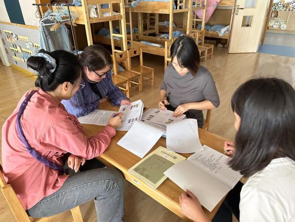 【枫香栖幼】对话·深研·优化  ——栖幼五福园中班组栖霞山主题活动课程审议
