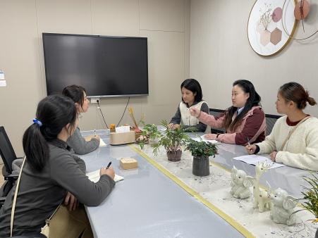 241024专业研讨赋师能 行思共研领前行——栖霞幼儿园翡翠天悦园课程中心组审议_html_27cf288.jpg