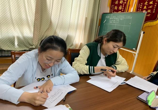 【枫香栖幼】学习不止步 专业促成长 ——栖霞幼儿园青年教师《幼儿园综合课程》解读学习 