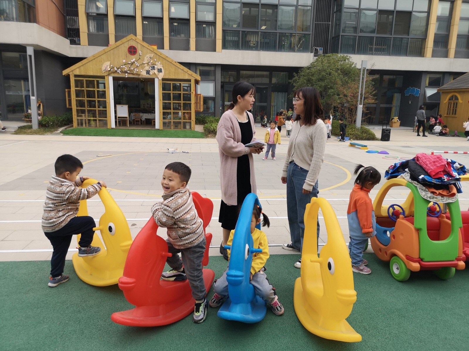 【枫香栖幼】帮扶共进 砥砺前行 ——栖霞幼儿园对翡翠天域园帮扶共建活动