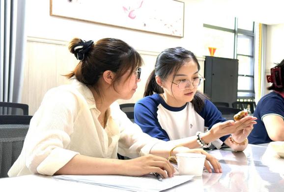 250530石语解心惑 彩纹悦心欢——栖霞幼儿园石埠湾园心理团建活动_html_m10cb675d.jpg