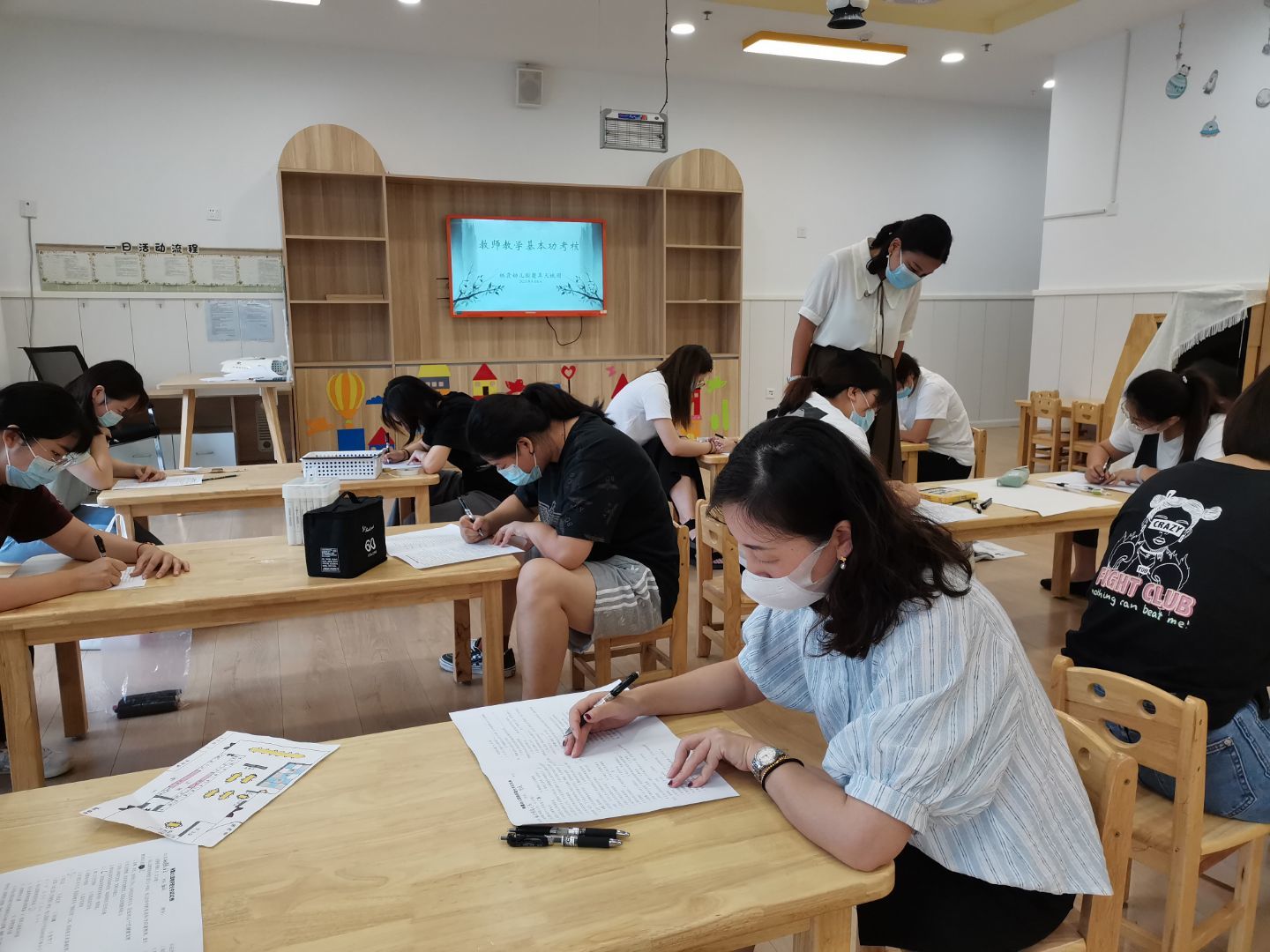 【枫香栖幼】磨砺技能促提升 砥砺前行共进步  ——栖霞幼儿园翡翠天域园教师基本功考核