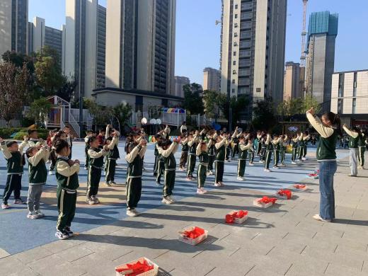 【枫香栖幼】悦动早操 活力绽放  ——栖霞幼儿园翡翠天悦园早操评比活动