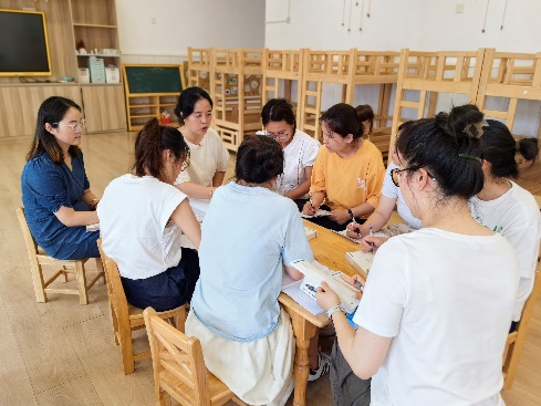 240822“审”中有悟 “议”后前行——栖霞幼儿园翡翠天域园大班年级课程审议活动_html_m1cf2ec70.jpg