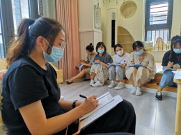 【枫香栖幼】游戏探究助力发展 共读研训提升专业  ——暨栖霞幼儿园翡翠天域园游戏教研组研训活动