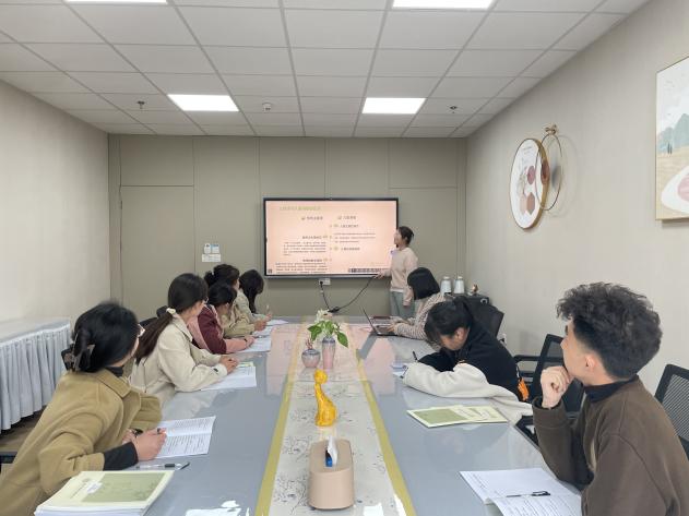 【枫香栖幼】“会说话”的主题墙  ——记栖霞幼儿园翡翠天悦园幼儿表征墙设置研讨活动