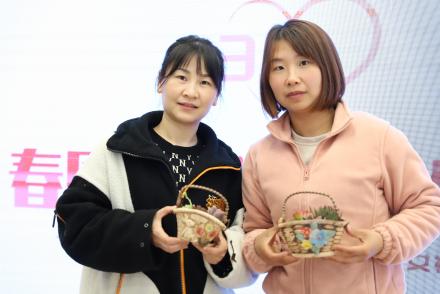230308点滴心意 满满爱意——栖霞幼儿园翡翠天悦园三八妇女节师德主题活动_html_504e6147.jpg