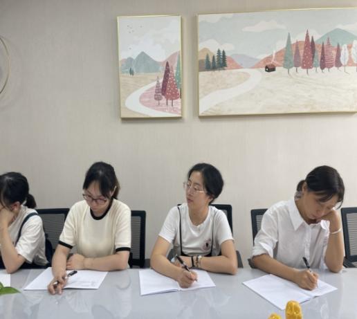 20220901开学在即安全先行——栖霞幼儿园翡翠天悦园开学安全专题会议_html_4eddefea.jpg