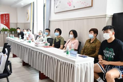 食材配送严把关  幼儿健康保安全——记栖霞幼儿园食材配送服务二次招标会议 徐雅仙_html_m1d6bbf1e.jpg