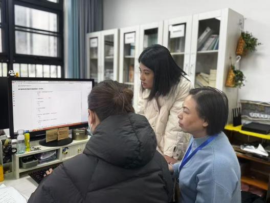 241211筑牢安全防线 守护成长乐园——栖霞幼儿园翡翠天悦园十二月督学检查指导_html_5fe8f58d.jpg