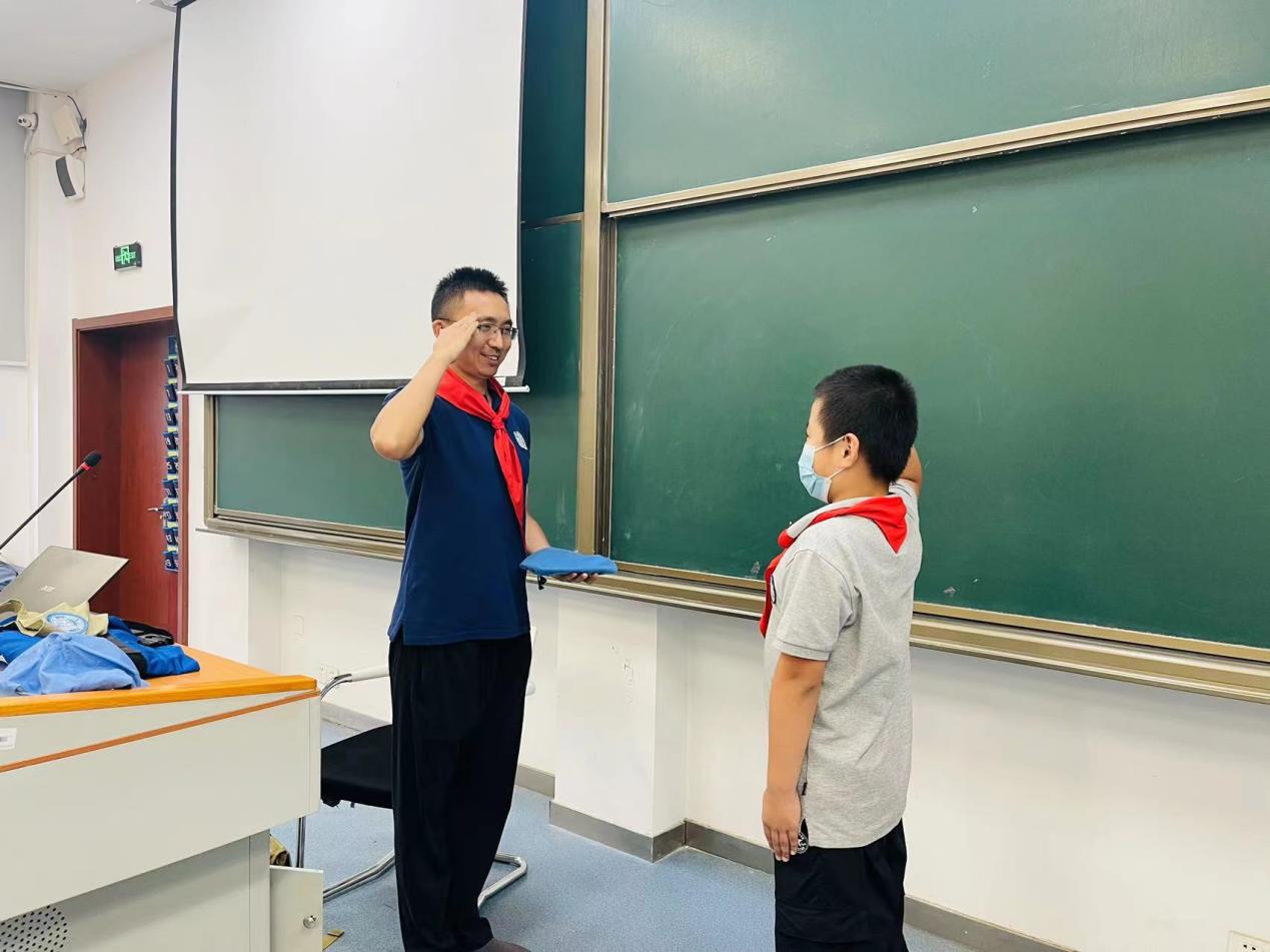 【湖畔光影】喜迎二十大 童心系国防 奋进新时代——记金陵小学（仙林湖校区）国防教育日主题活动_html_m2923b87d.jpg