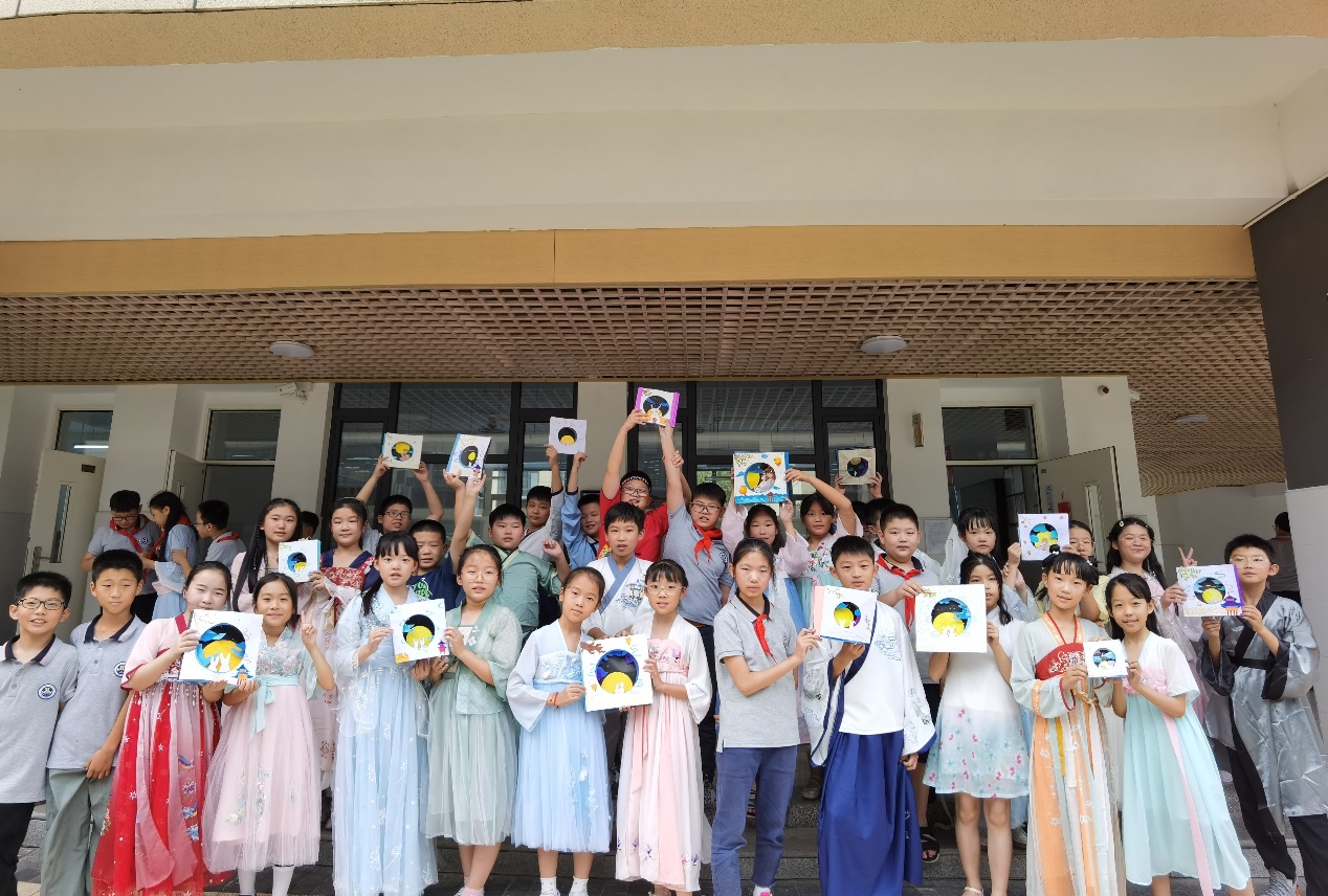 【博学广志】“绘”中秋 月团圆——金小广志路校区“情系中秋”美术特色活动_html_m7dbc998a.jpg