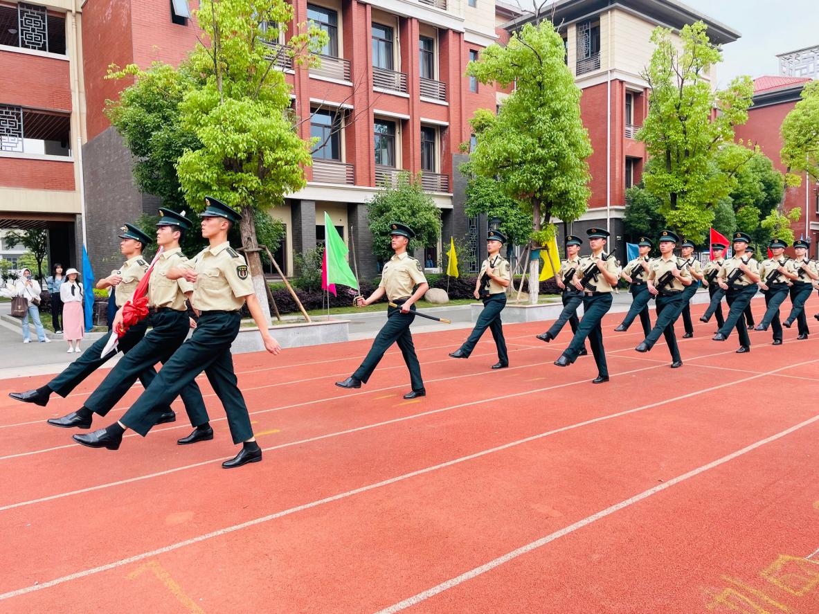 督学促成长，携手共提升——记湖南省教育督导干部（督学）能力提升研修班学员莅临金陵小学（仙林湖校区）参观指导_html_5e80c8b9.jpg