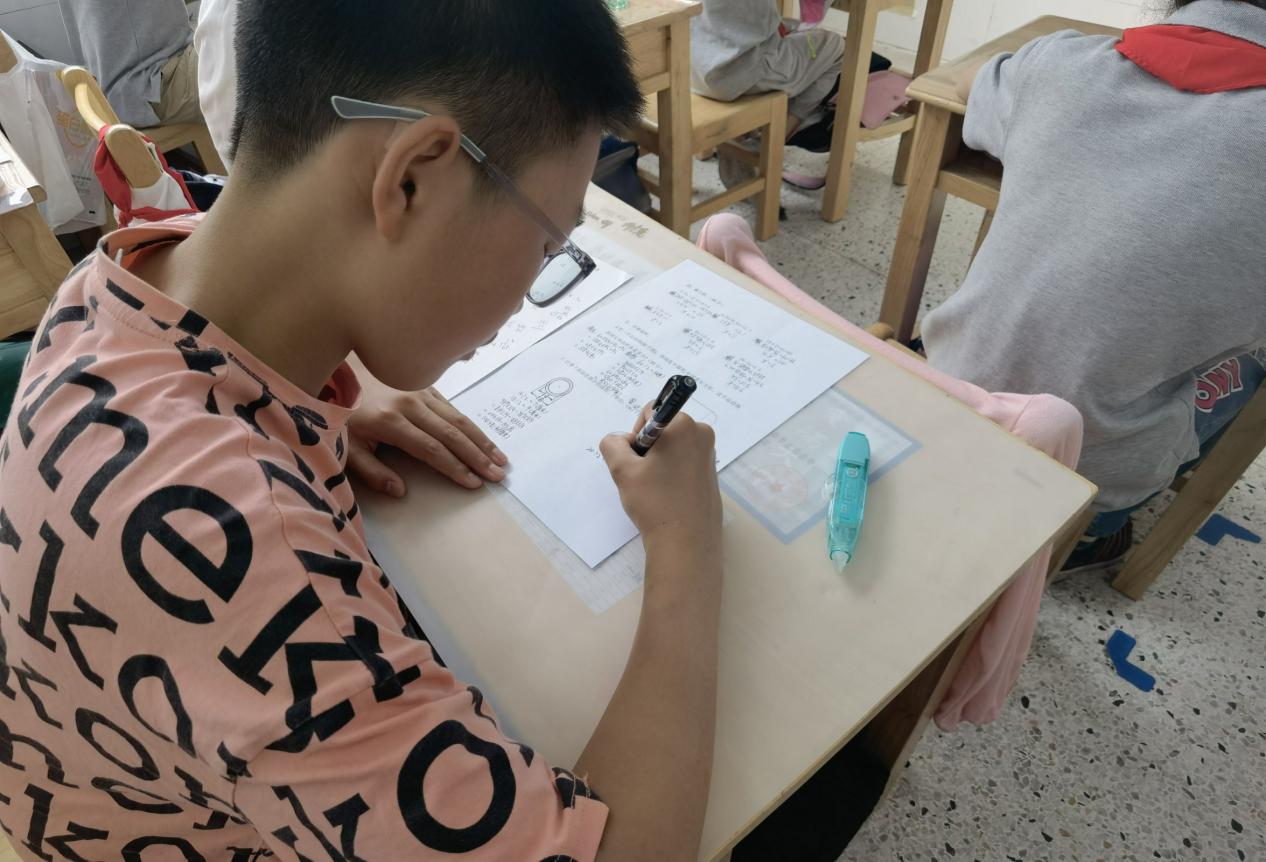 【博学广志】“比”出速度 “算”出精彩——金陵小学广志路校区五年级“争当计算小能手”数学单项竞赛_html_m9153107.jpg