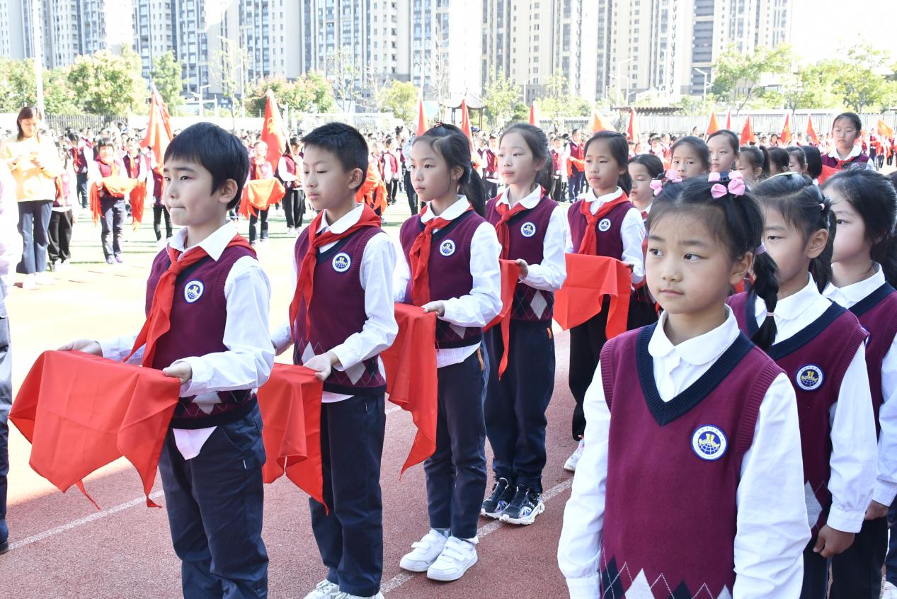 【博学广志】喜迎二十大 十年新征程——10•13建队日活动暨分批入队仪式_html_1f4928af.jpg