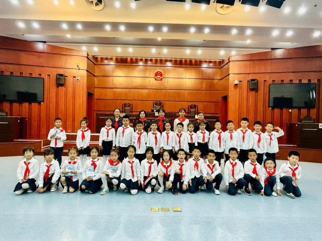 为了推进青少年法治宣传教育深入开展_html_64e0afb2.png