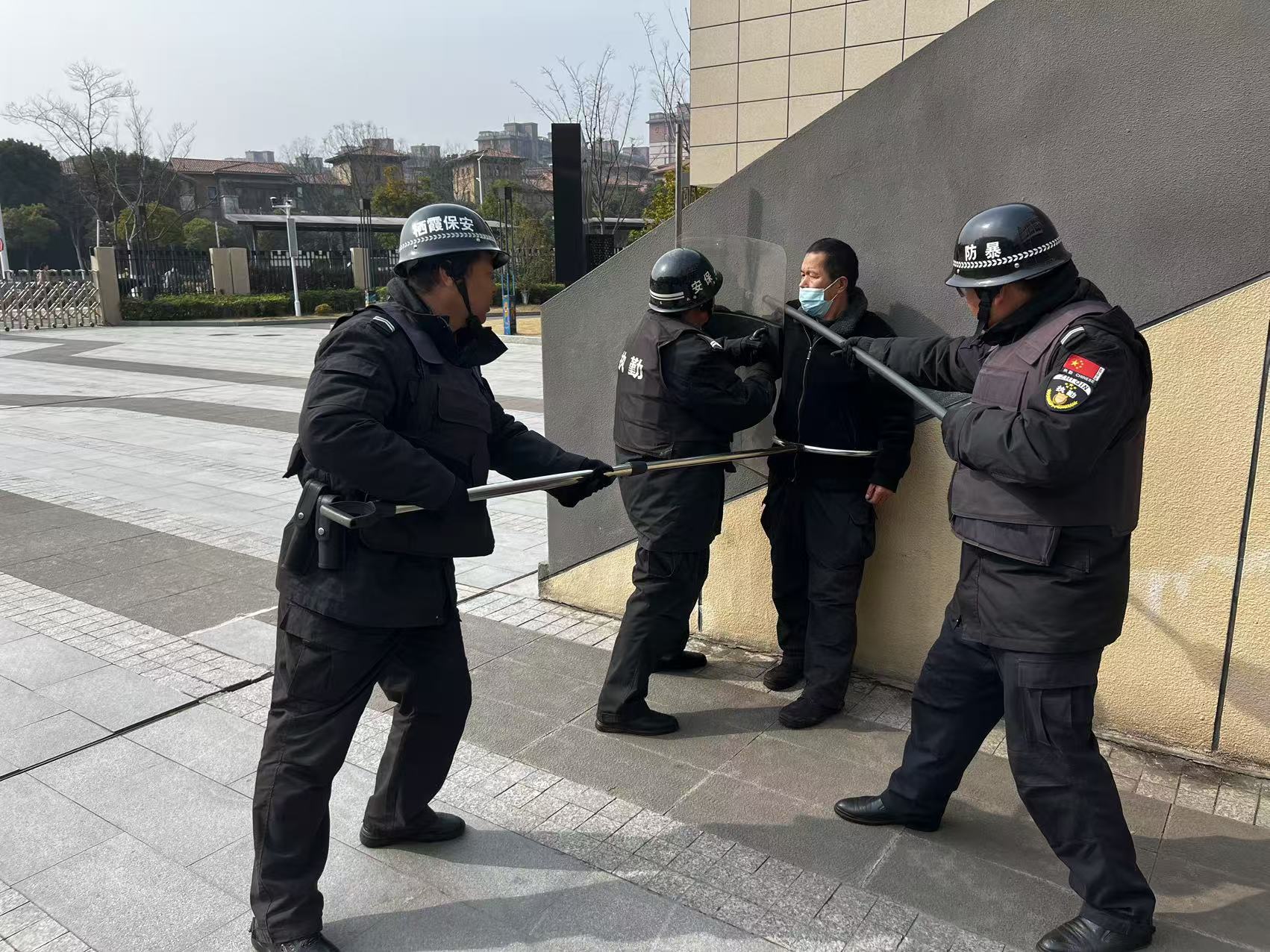 【博学广志】防恐防暴进校园，共筑安全的防线_html_c4b67bf.jpg