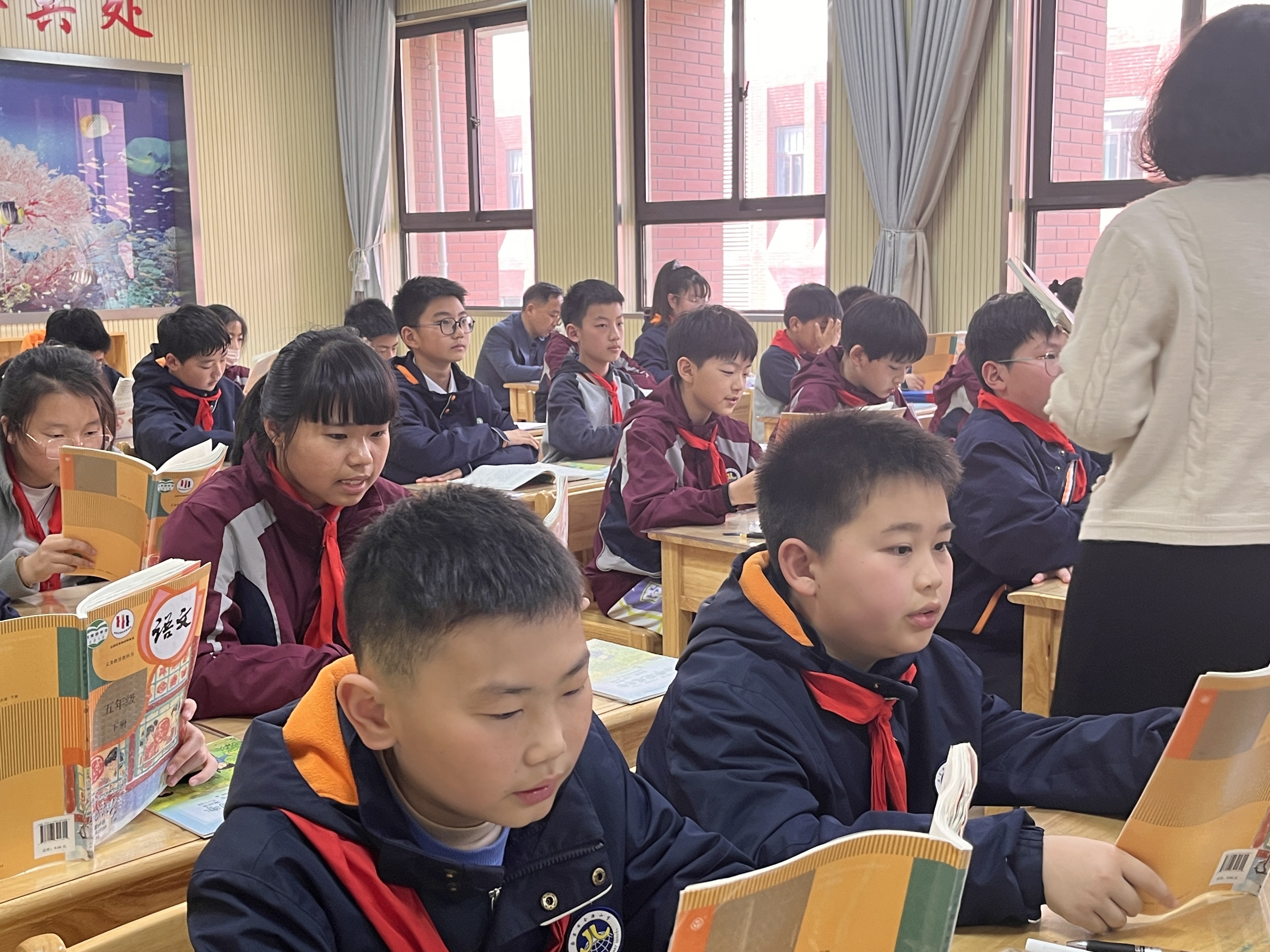 【湖畔·童化课题】深耕课堂勤探索  潜心教研促提升——语文校本研修之课例研讨_html_4e0a7656.jpg