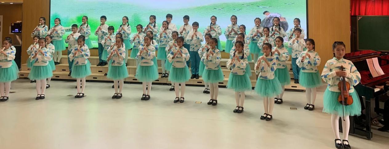 2_【博学广志】笛韵悠悠伴成长——栖霞区第三届中小学课堂小乐器合奏比赛_html_m521d3547.jpg