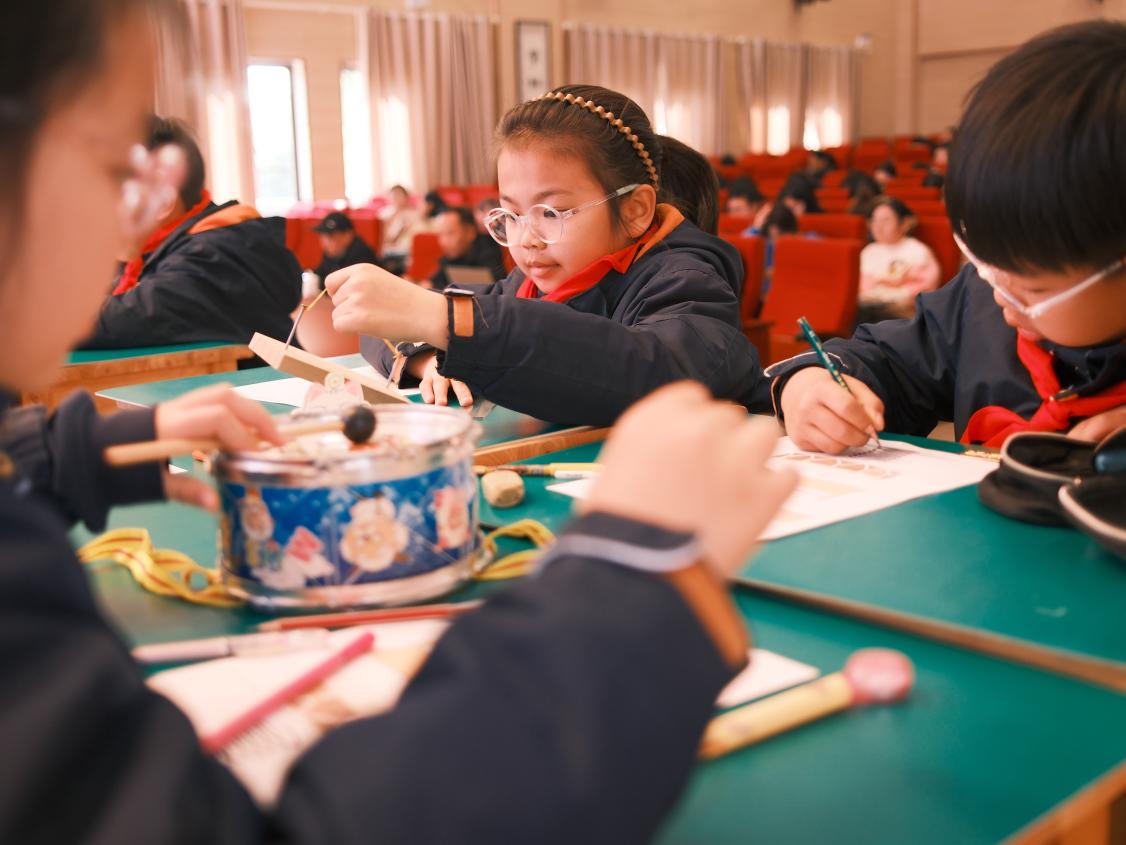 【湖畔·童化课堂】以深度思维重构课堂生态，促进科学素养进阶发展_html_m66ec3225.jpg