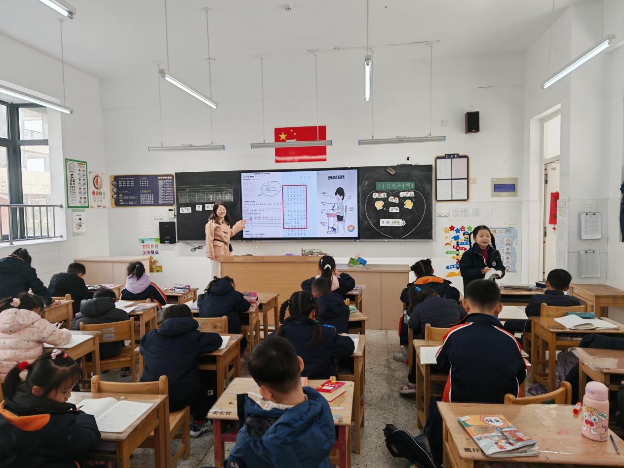 【博学广志】读好课文，做好伙伴——金陵小学广志路校区语文组校本研修活动_html_m478c523e.jpg