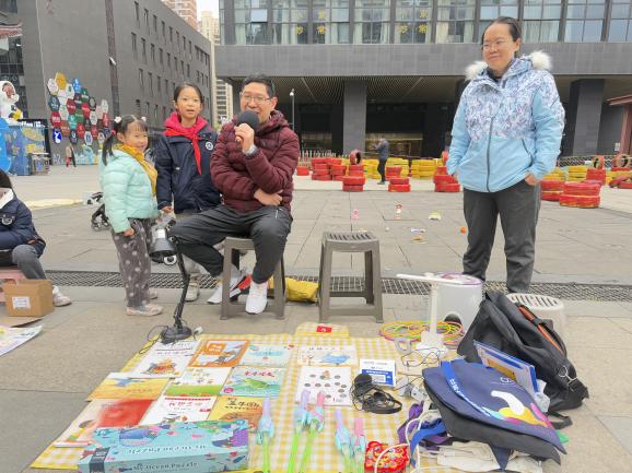 【湖畔·学生活动】公益跳蚤市场活动圆满落幕：童心筑爱，共享绿色未来_html_72db780d.jpg